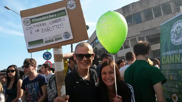 Italia_Freeweed's tweet photo. #announo #stoconMaria perchè coltivare #Cannabis è un DIRITTO! Basta criminalizzare gli stili di vita non omologati! http://t.co/C2YpPFxkzD