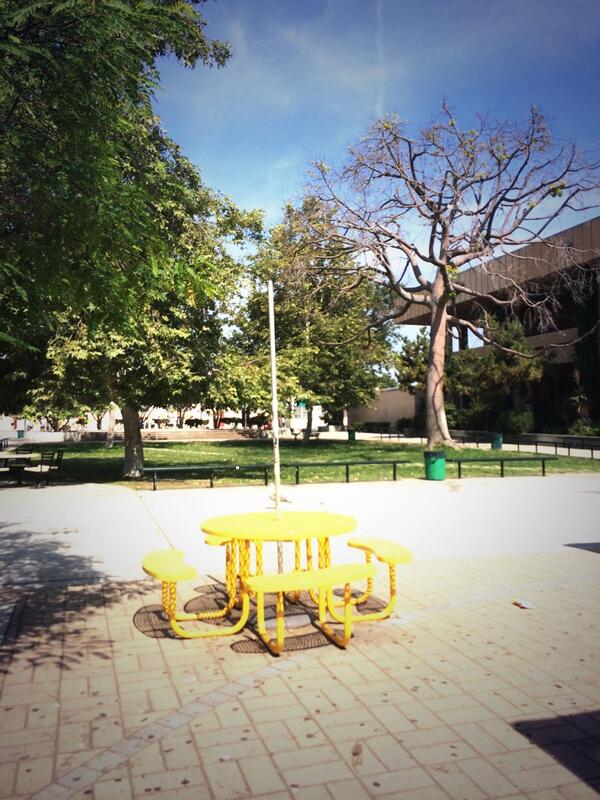 HamiGreenSquad's tweet photo. Our quad looks so pretty, let's see how long we can keep it like this ♻️🍃🌻👍🚮 #keephamigreen http://t.co/vgmvhaQ4go