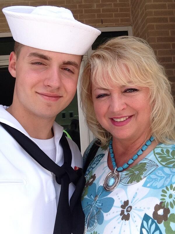 taylor_harr's tweet photo. My little mommy came and seen me :3 http://t.co/IF546FQq2o