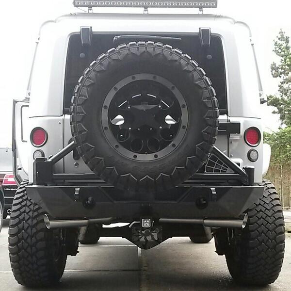 CenturyCarsNL's tweet photo. New "sound system" installed.  Jeep JK Hemi sounds like you expect !! http://t.co/1JOdsDPw3d