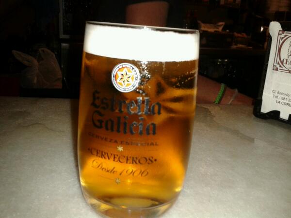 a14ana's tweet photo. Que jodido quedar un jueves estudiando na casa :( @olallacorme http://t.co/J1PSp4lVJ1