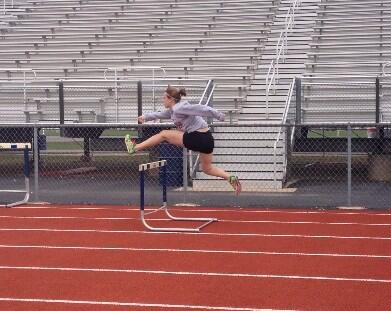 kayrcastle's tweet image. “@TrackQuotes_: Any hurdlers? Quote this with a hurdle picture for a follow back.”