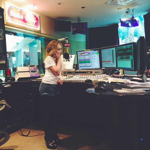 SabrinaAnnLynn's tweet photo. tune in to my @radiodisney takeover at 5pm PST tonight! xx #RDTakeoverThursday 💛 http://t.co/9FaCCjzUK7