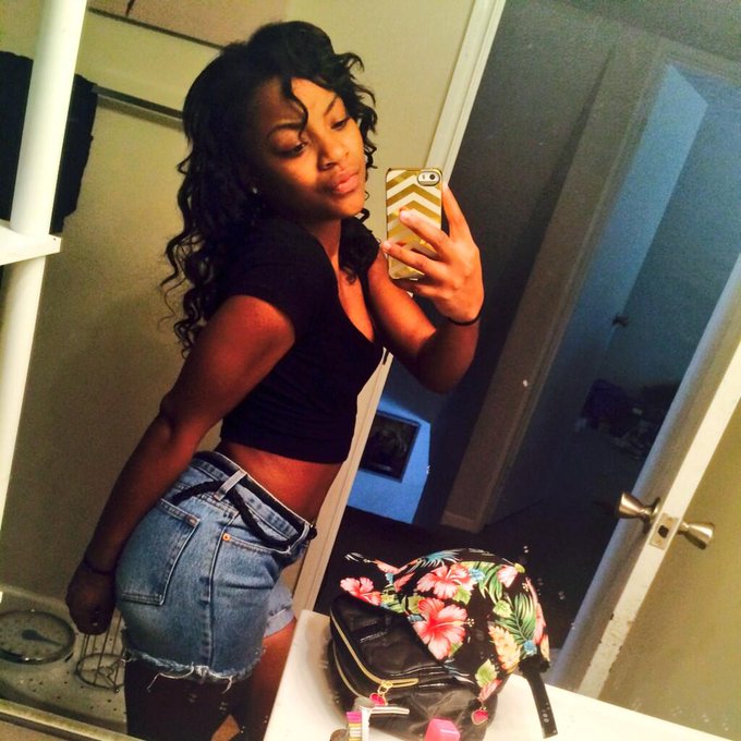 Watch Marie 👑's leaked NSFW photo on TwXstars