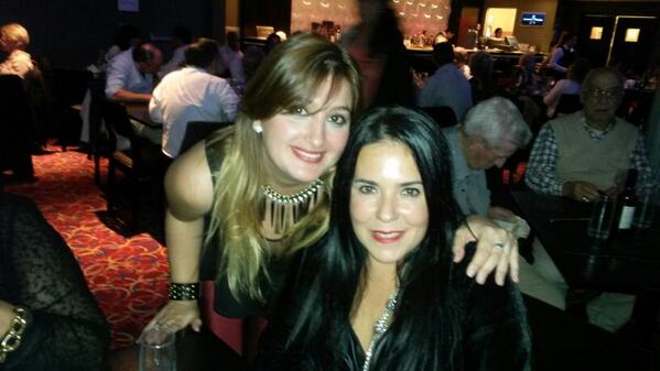 BulacioHuerto's tweet photo. Gran noche en casino parque gracias a mis amigas y amigos x apoyarme http://t.co/zOqx2SqmHQ