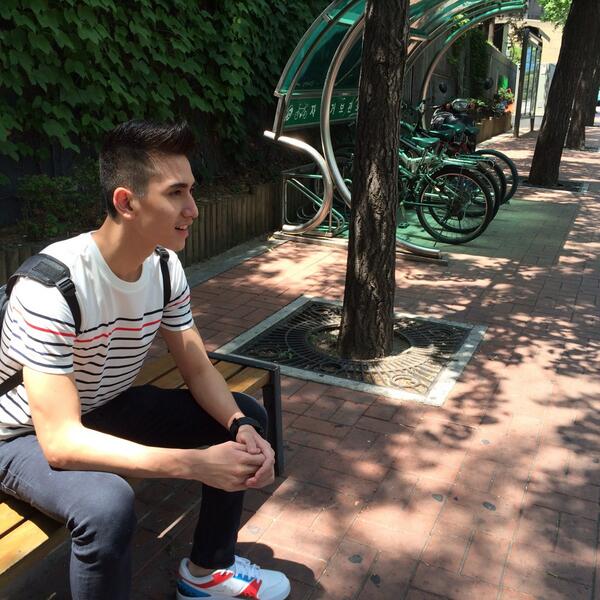 BramastaVerrell's tweet photo. Just waiting for that special someone 😜 http://t.co/O2Gt7kLBqv