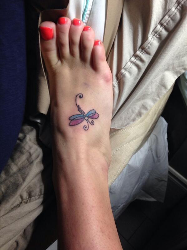 denisepalermo67's tweet photo. @christawiggz Kate did the foot http://t.co/gxCAoMBQh9