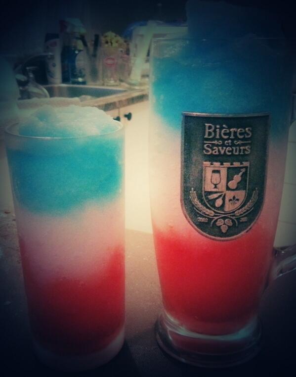 steffie8511's tweet photo. Le Bleu Blanc Rouge!!! #GoHabsGo http://t.co/zNkpEgUYZk
