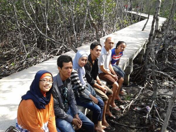 NitnotAriyantie's tweet photo. Liburan ke Pulau untung jawa.. @987Genfm #liburangen http://t.co/4LAA1YtG0A