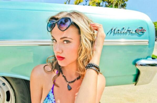 CKuvalanka's tweet photo. #vroooooom #classiclook http://t.co/ssnzf99pms