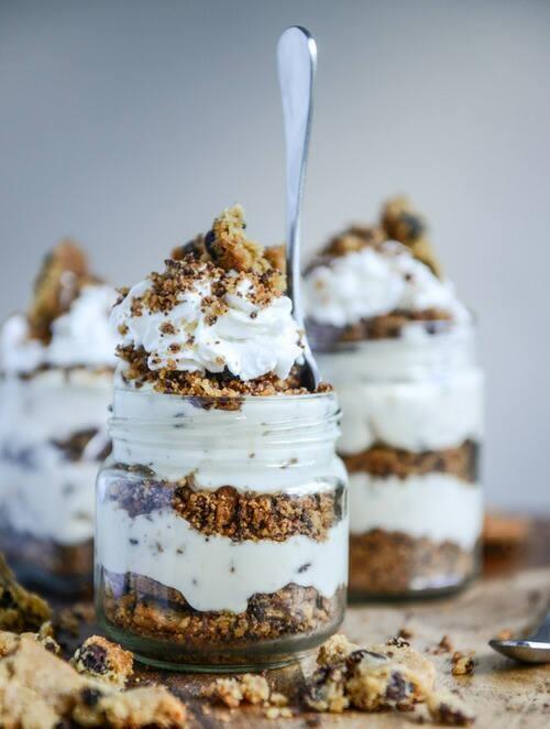 BiglikeFood's tweet photo. Chocolate Chip Cookie No Bake Cheesecake Parfaits http://t.co/BznhhRccUm