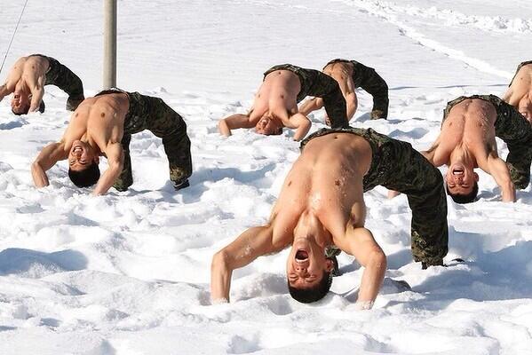 Gorillacize's tweet photo. The Korean Special Forces gets fit by putting a new spin on the phrase Golden Arches! #GorillacizeMe #fitness http://t.co/y5vGDKr38L