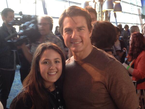 CasFeder's tweet photo. Crossed one item off the bucket list! I MET #TomCruise :) #edgeofto #BestDayEver http://t.co/kCi1kBsKFW