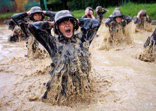 Gorillacize's tweet photo. Tired of the same old squats? Strap on 20 pounds of gear and do some swamp #squats! #GorillacizeMe #ArmyStrong http://t.co/EZp6rylBqW