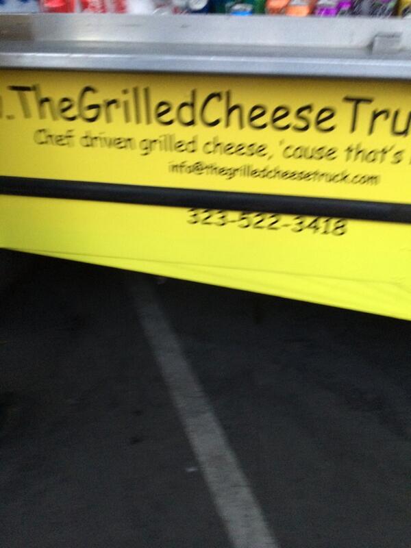 LaUrEnFaVaLe's tweet photo. Getting our #beacheats on @BeachTrucks @Teekozy http://t.co/RrnxSDDaxZ