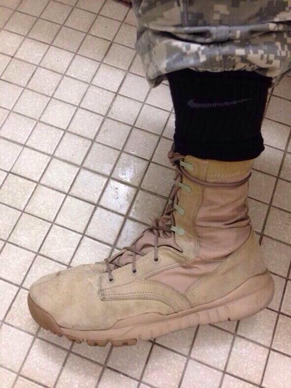 FunnyPicsDepot's tweet photo. ROCKIN NIKE SOCKS UNDER HIS ARMY BOOTS JUS IN CASE A TERRORIST WAN FUCK ROUND &amp; GET CROSSED N DA NAME OF ALLAH http://t.co/49o6j33ios