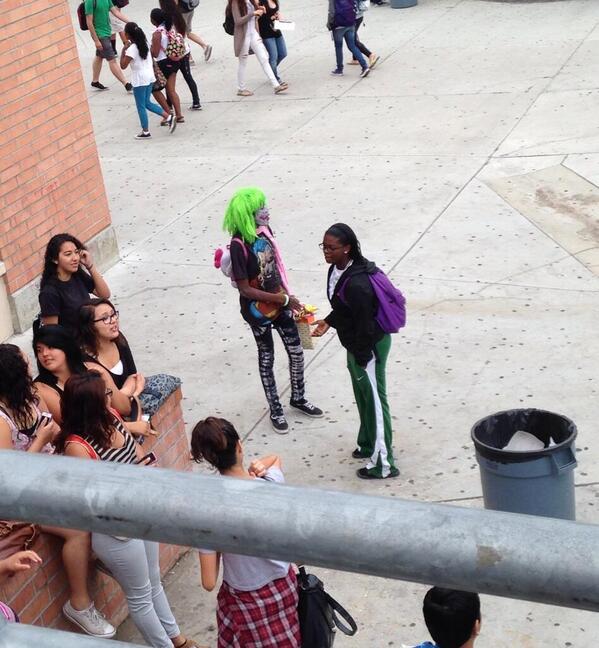 PolyProblems101's tweet image. This girl was wearing the same amount of makeup as any chola on a normal day. #PolyProblems