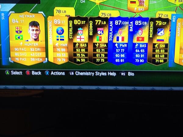 FUT_NEYMAR10's tweet photo. RT IF YOU WANT SOMEONE OF MY BENCH MUST FOLLOW ME http://t.co/KNfvKyhYPi