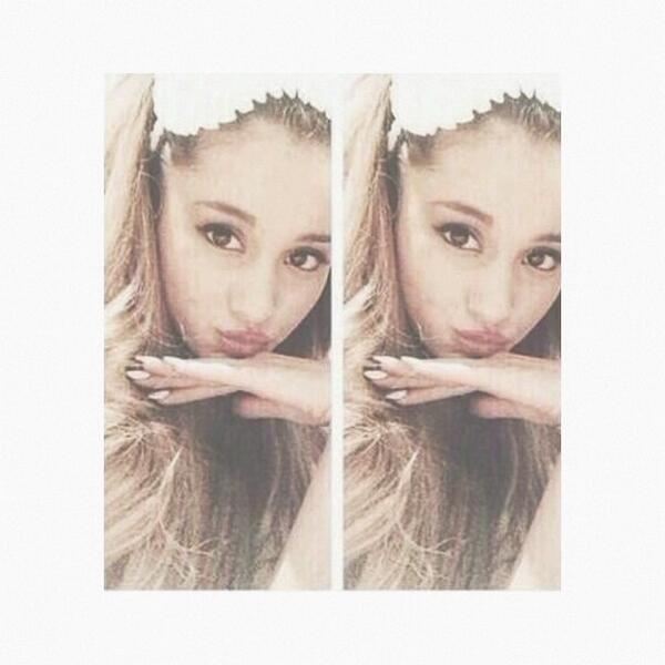 ariii_lovee's tweet image. can't wait any longer for it 📻✨
#problemvideosoon