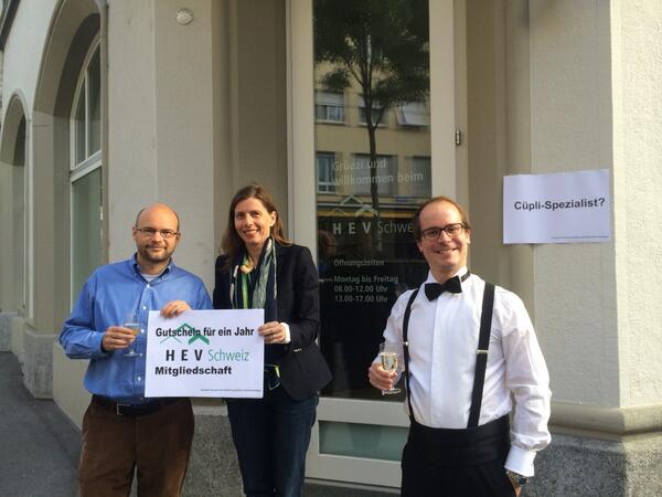 Gratulation an <a href="/DanielVischerNR/">Daniel Vischer</a> für das Verlassen seiner staatlich finanzierten Wohnung <a href="/calandolt/">Christoph Landolt</a> <a href="/blickamabend/">am Abend</a>