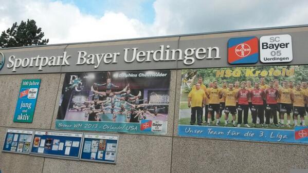 EdwinvolloN's tweet photo. Vandaag de start van het int. Voetbaltoernooi bij Bayer Uerdingen 05. Spelers laat ons Juichen langs de lijn! http://t.co/1r1hxBeEJp