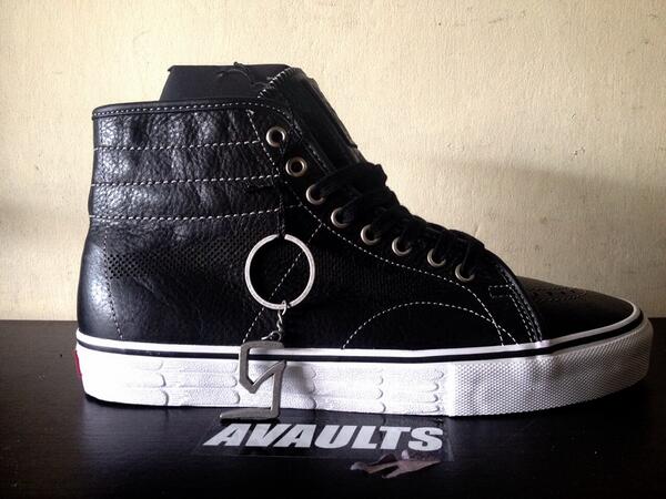 Avaults_store tweet picture