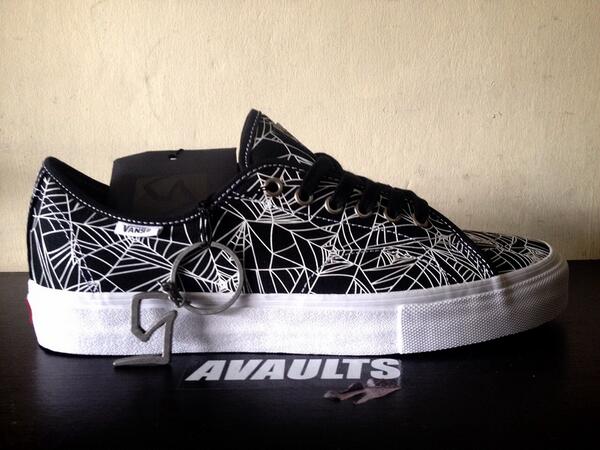 Avaults_store tweet picture