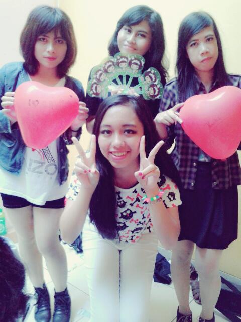 4Times_IKC's tweet photo. Hyuna, gayoon, jihyun, krystal. . http://t.co/4SLFYNuXyc
