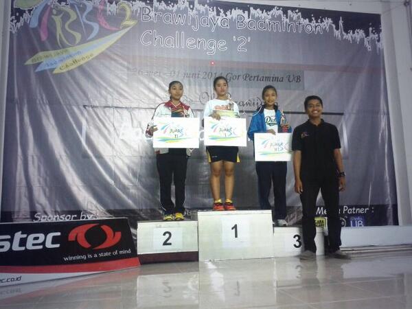 bbc_ub's tweet photo. Pemenang Tunggal Taruna Putri http://t.co/s8n4k0lyGJ