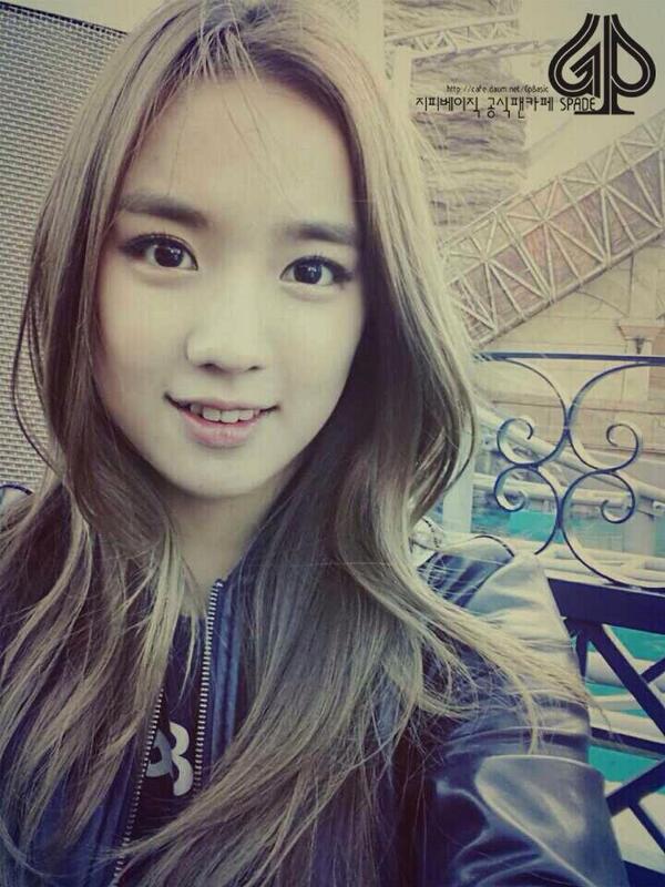 Riot_Janey98's tweet photo. okay, im gonna off rn. but first, lemme take a selfie/? ㅋㅋ bye~~~ http://t.co/nB0auJnlMs