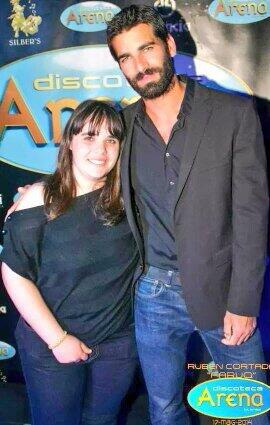 AcuarteroG's tweet photo. Noche con @RubenCortadaS en @ARENABLANES  que guapo y que simpatico!! <3 gracias por esa pedazo de noche! http://t.co/AOBnW4l13N