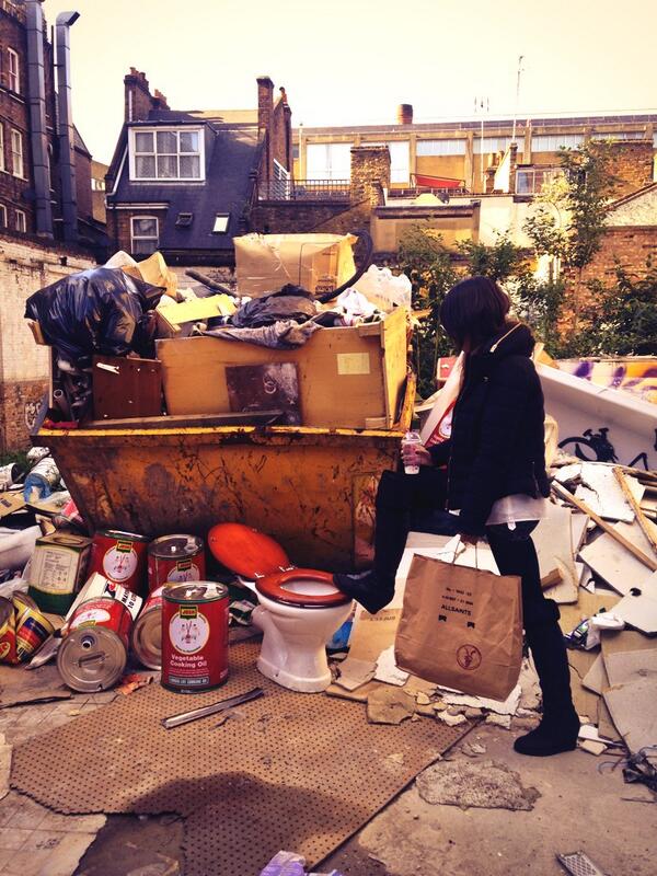 Paparastrid's tweet photo. Les sigo encontrando locaciones! @Morenara @nicolaokin #Londres http://t.co/5W30yLWjYM
