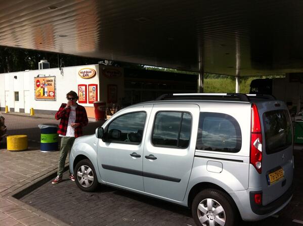TeamVaga's tweet photo. Day two at the office. #ontheroad to the studios. #TeamVaga #recording http://t.co/pDRO7zf0Nz
