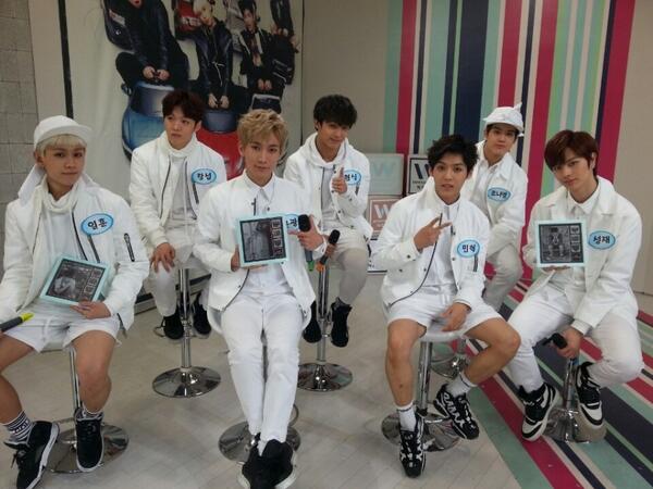 onlyMTC's tweet photo. [BTOB with 모어댄초콜릿-엠넷오픈스튜디오] 시크한 남자에서 장난기 어린 소년을 오가는 7인조 남성 그룹 BTOB. 멤버들의 개성 그대로~ 초콜릿이 되었답니다.
http://t.co/28wHBnDz7s http://t.co/Z8MH6MXbJt