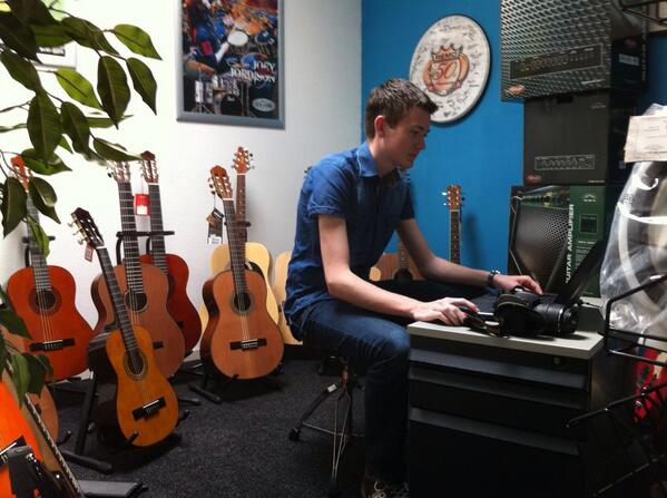 “<a href="/Music4Air/">Music 4 air</a>: <a href="/MaxdeMooij/">Max de Mooij 🌴</a> namens het hele M4A team hartelijk gefeliciteerd met je verjaardag. Hiep hiep .....”