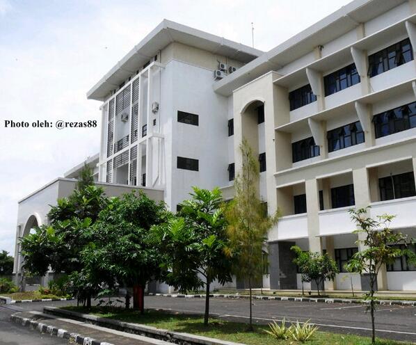Ini Kenampakan Fakultas Pendidikan Olahraga dan Kesehatan, mahasiswa baru FPOK Retweet ;) cc: @MOKAUPI2015