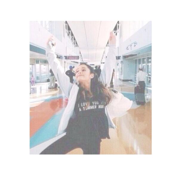 troyesitive's tweet image. #ProblemVideoTomorrow #problemvideofriday  srsly am i the only one? @ArianaGrande