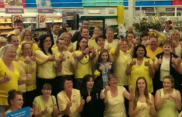 LichfieldLive's tweet photo. Staff at Tesco in #Lichfield giving a #ThumbsUpForStephen http://t.co/j7QHYPQJ8X
