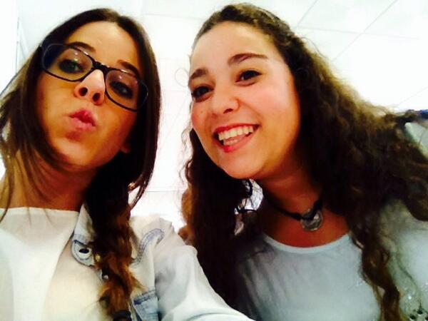 3Coral's tweet photo. "@isabelCO92: Cada uno estudia como quiere!!!! Jajajajaja @mcrisv @3Coral http://t.co/DIga6oTrMk"