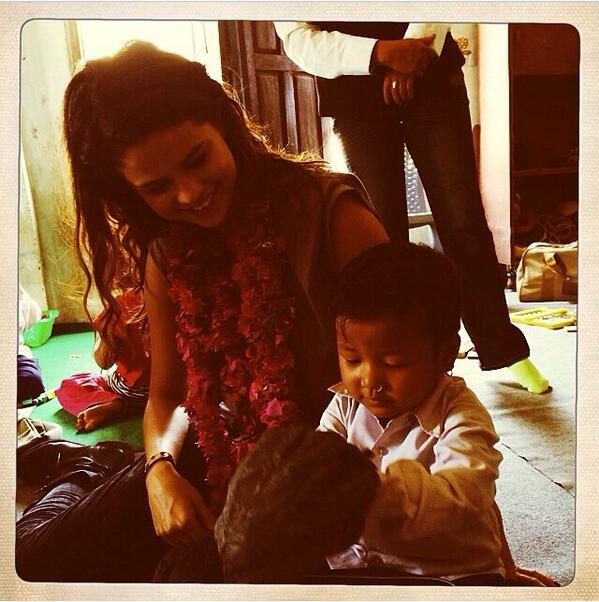ranranjbjb's tweet photo. JustinもSelenaも本当に心が綺麗だよね。見てよこの2人の優しいそうな顔。アンチの人にこういう所を見て欲しい。絶対見方変わると思う。 http://t.co/mIli1euGM1