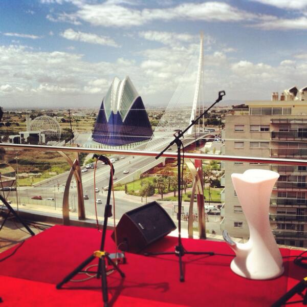 dvicio_nacho's tweet photo. Todo listo para esta tarde.. Esta es la vista que vamos a tener! A las 19:00 os esperamos!!  @dvicioficial http://t.co/sxsOS9jOTs