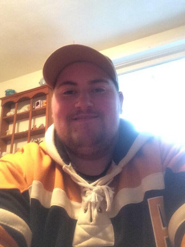 govhatton's tweet photo. @NHLBruins @NHLBruins got the bobby ore sweatshirt one today loving the sun. #NHL15Bergeron #bruinshockey #Boston http://t.co/pVp1X5USet