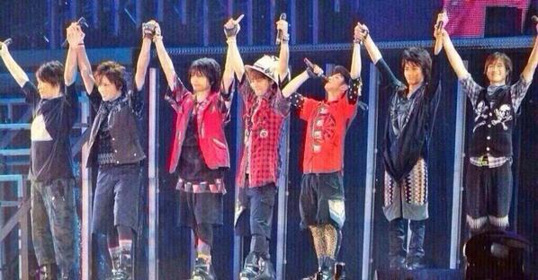 yuuka1208213's tweet photo. 俺足族のみんなコンサートのアンコールの時なんて言う？？

「キスマイ」RT
「アンコール」ふぁぼ http://t.co/BxVzHDJCWi