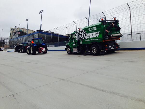 TrackSweeper's tweet photo. A little sweeping on the @MonsterMile before cars/trucks hit the track. @elginsweeper @NASCARGreen #Clean2green http://t.co/fqviDxPDwn