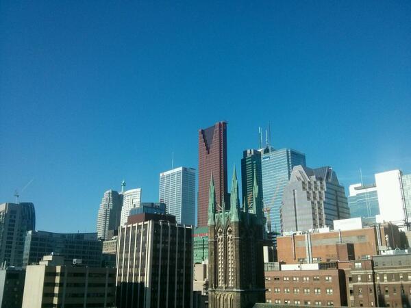 TheTorontoSky's tweet photo. It's a beautiful #clear morning here, what's it like where you are? #Toronto #PressureNet  https://t.co/6hgVLR7Ltn http://t.co/iP1JmKJaUt
