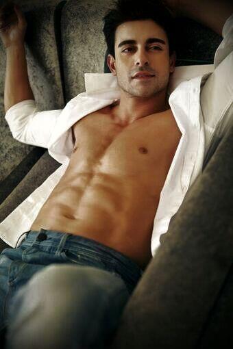 gautam_jennifer's tweet photo. MY Prince ;'((<3 @gautam_rode http://t.co/qRwI1GpSga