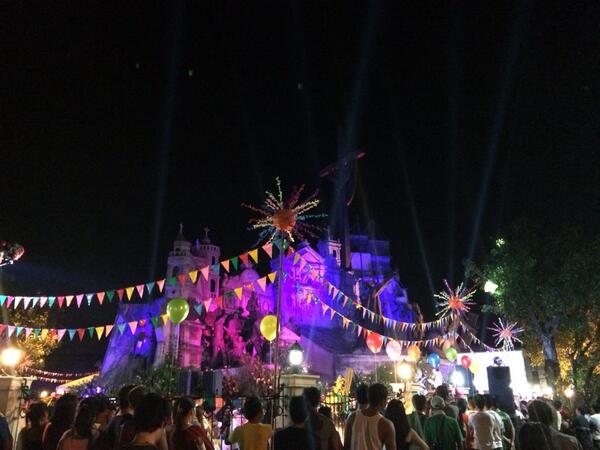 countocram's tweet photo. #GabiiSaKabilin (@ Cebu Heritage Monument w/ @cutieshankybaby) http://t.co/tgVpY3seWS http://t.co/tuNDAziMIU