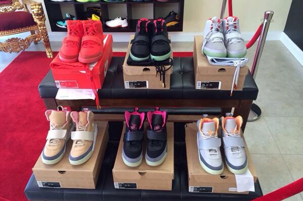 ASAPNATIVE's tweet photo. #NikeAirYeezyFullCollection #ShoesForAKing @wizkhalifa @MeekMill @RickRoss @Cokerich @CokeBoysRecords http://t.co/Rc0OqqtQSB