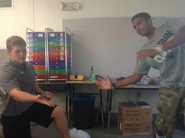 Ky_Algerio's tweet image. I'm a pro hitting instructor as my side job bruh #givinglessons #spreadingthedingers #dinglife