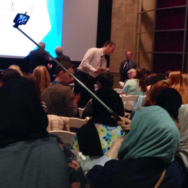 fmnt91's tweet photo. “@LujiaChen: Amazing tool for selfie from a student of UAE #globcom2014 @EmersonCollege http://t.co/Vt9x844VGD”@3lyoOna @kle3naad